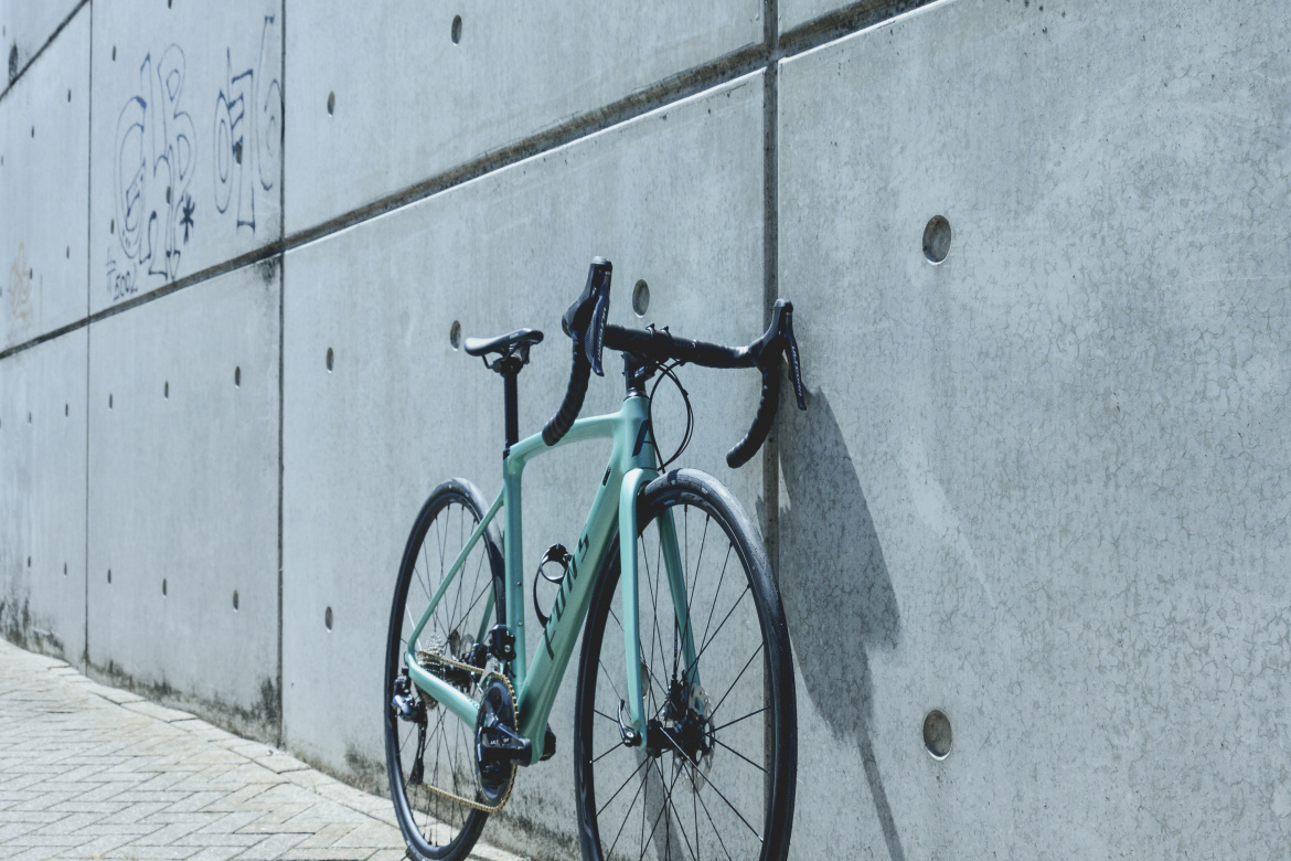 Custom dames racefiets | Matte lichtblauwe racefiets| Fons Bikes Custom dames racefiets | Matte lichtblauwe racefiets| Fons Bikes