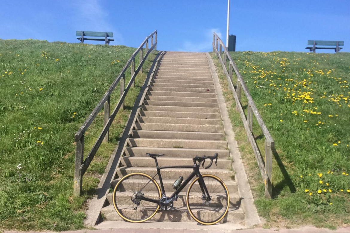 Corina op haar Fons racefiets | Fons-bikes.nl