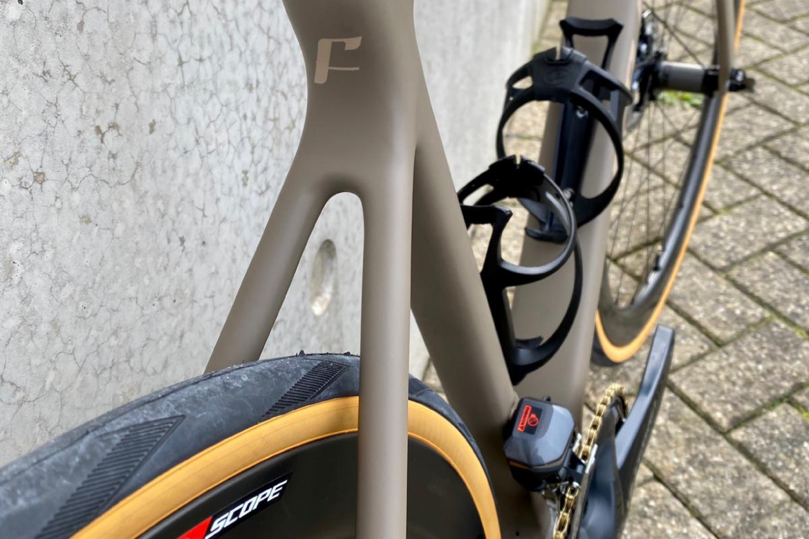 Custom dames racefiets | Beige met matte afwerking | Fons bikes Custom dames racefiets | Beige met matte afwerking | Fons bikes