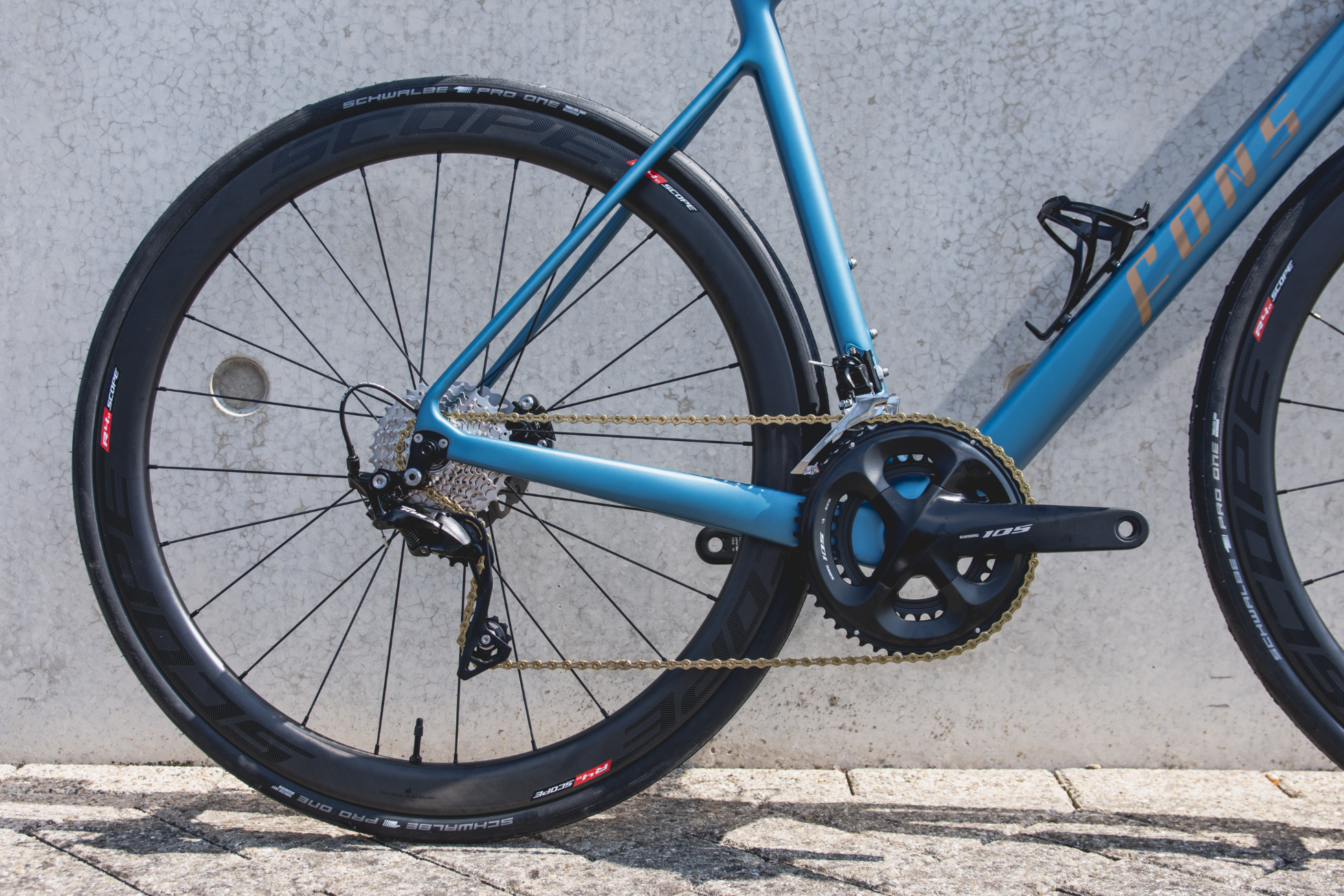 Custom damesracefiets | mat blauw met oranje details| Fons bikes Custom damesracefiets | mat blauw met oranje details| Fons bikes